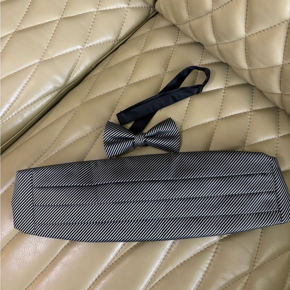 Source Unknown Other - Men’s Black & Silver Cummerbund & Bow Tie Set - used just once on a cruise.